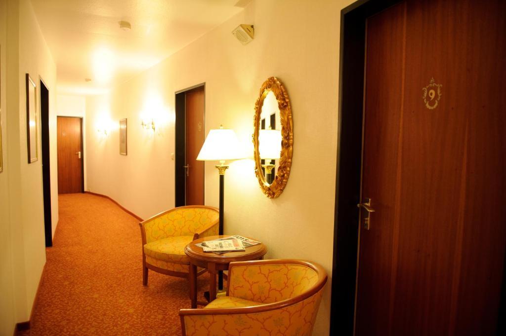 Hotel Silberhorn Erlangen Ngoại thất bức ảnh