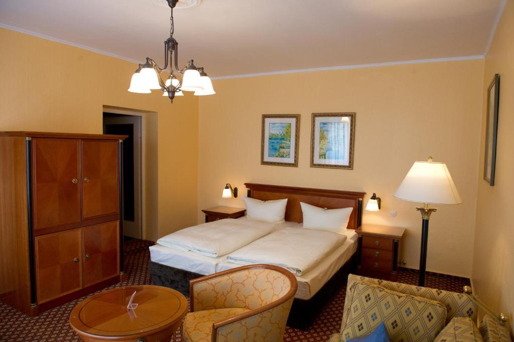 Hotel Silberhorn Erlangen Ngoại thất bức ảnh