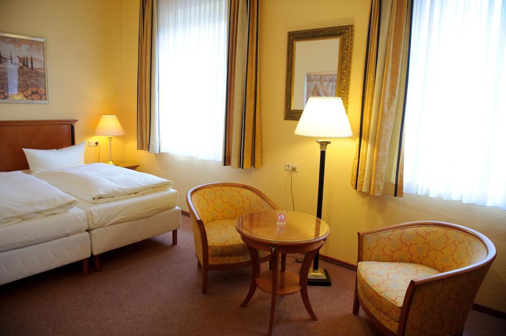 Hotel Silberhorn Erlangen Ngoại thất bức ảnh