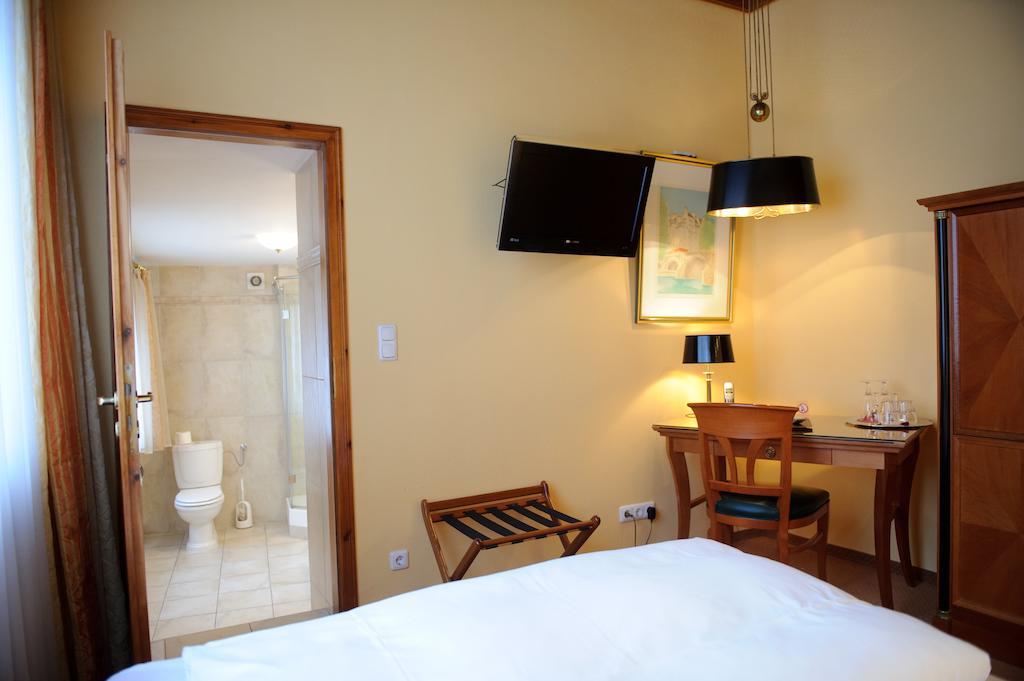 Hotel Silberhorn Erlangen Ngoại thất bức ảnh